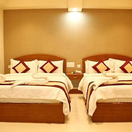 Hotel Nitheesh Residency Kanchipuram Esterno foto