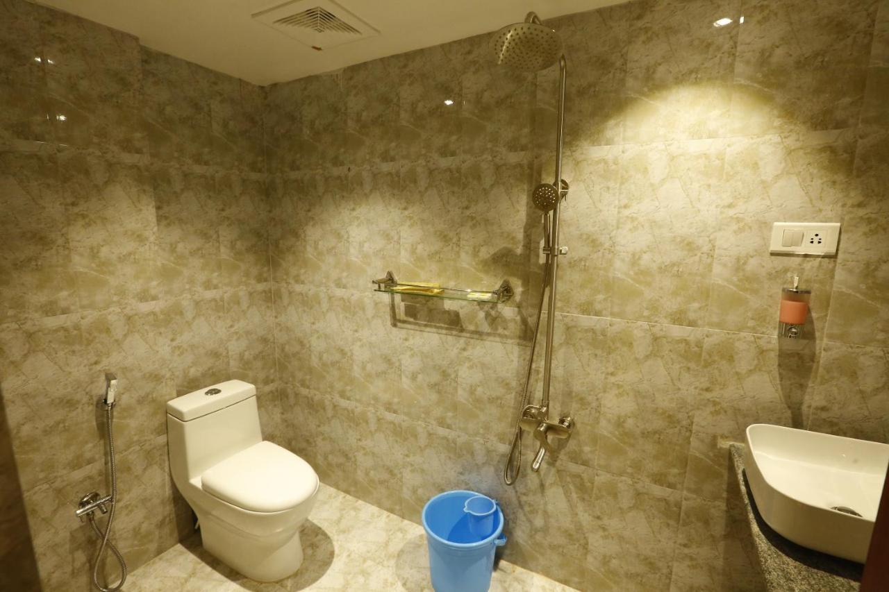Hotel Nitheesh Residency Kanchipuram Esterno foto