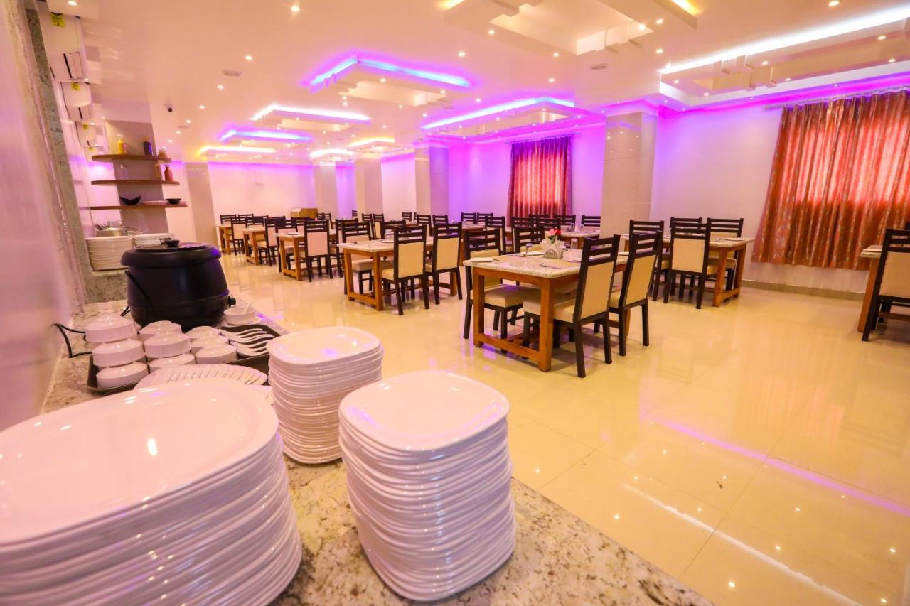 Hotel Nitheesh Residency Kanchipuram Esterno foto