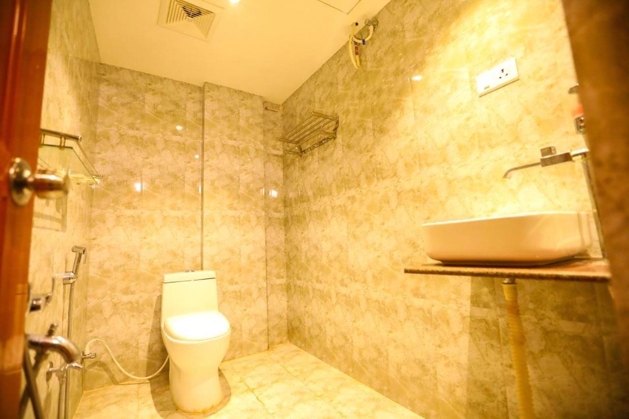 Hotel Nitheesh Residency Kanchipuram Esterno foto