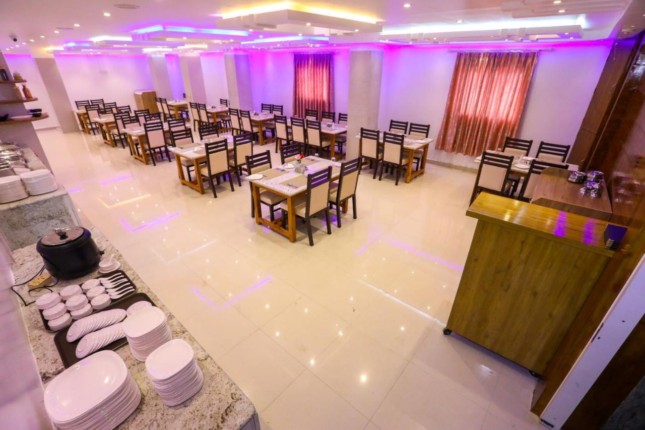 Hotel Nitheesh Residency Kanchipuram Esterno foto