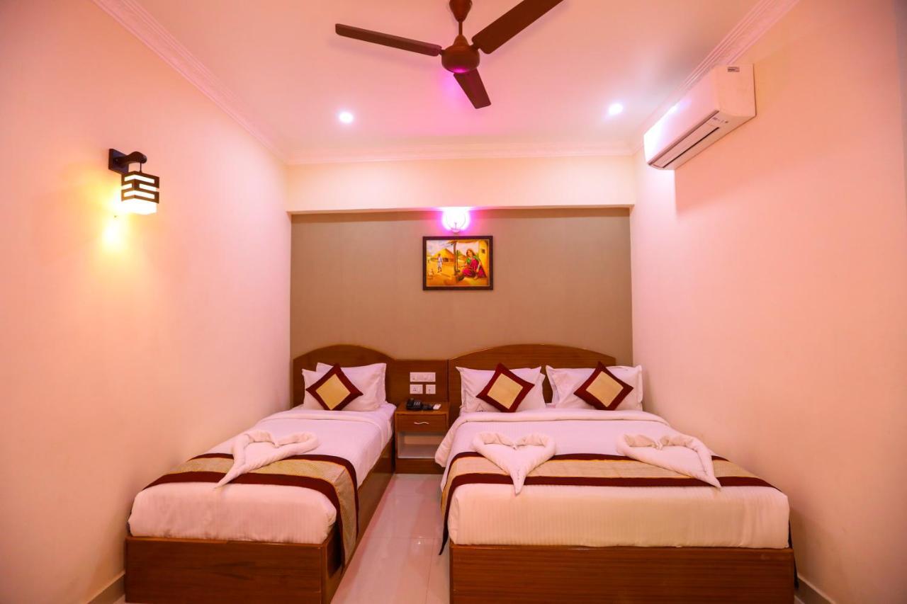Hotel Nitheesh Residency Kanchipuram Esterno foto