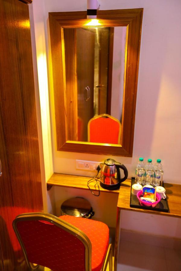 Hotel Nitheesh Residency Kanchipuram Esterno foto