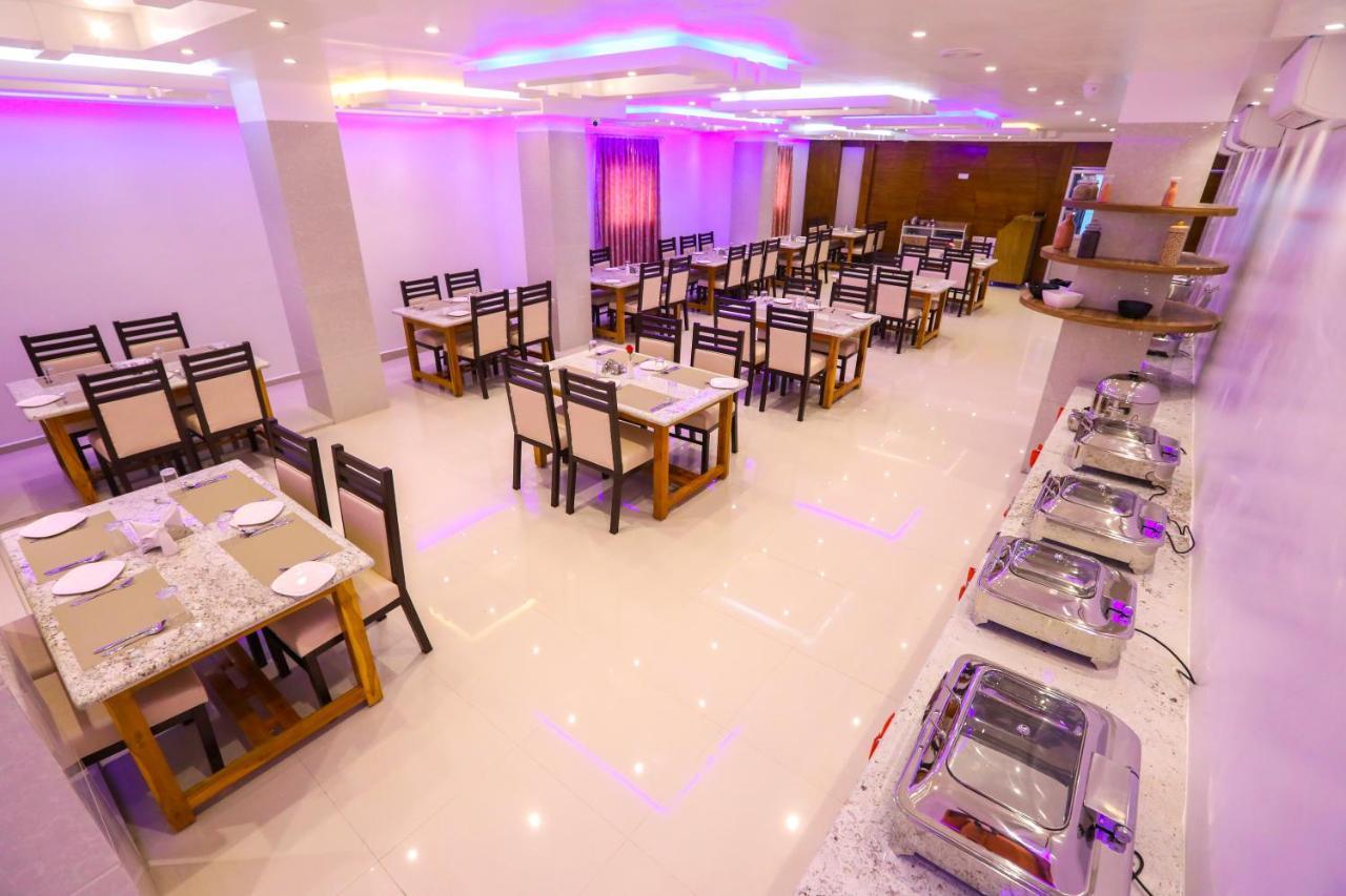Hotel Nitheesh Residency Kanchipuram Esterno foto