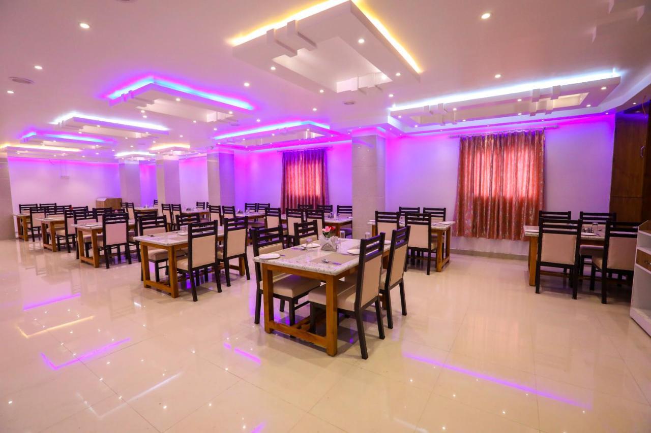 Hotel Nitheesh Residency Kanchipuram Esterno foto