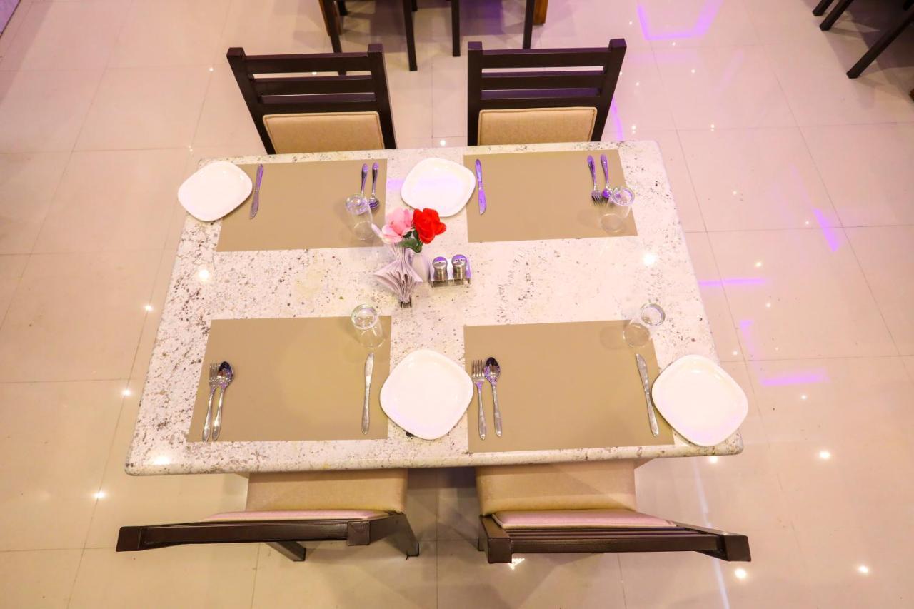 Hotel Nitheesh Residency Kanchipuram Esterno foto