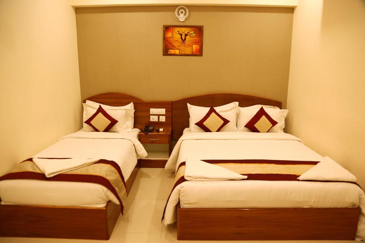 Hotel Nitheesh Residency Kanchipuram Esterno foto