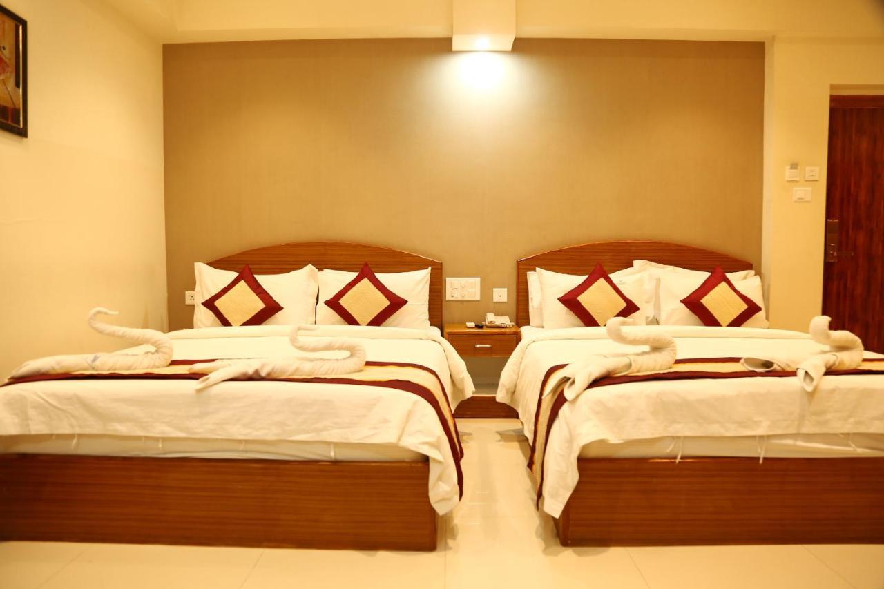Hotel Nitheesh Residency Kanchipuram Esterno foto