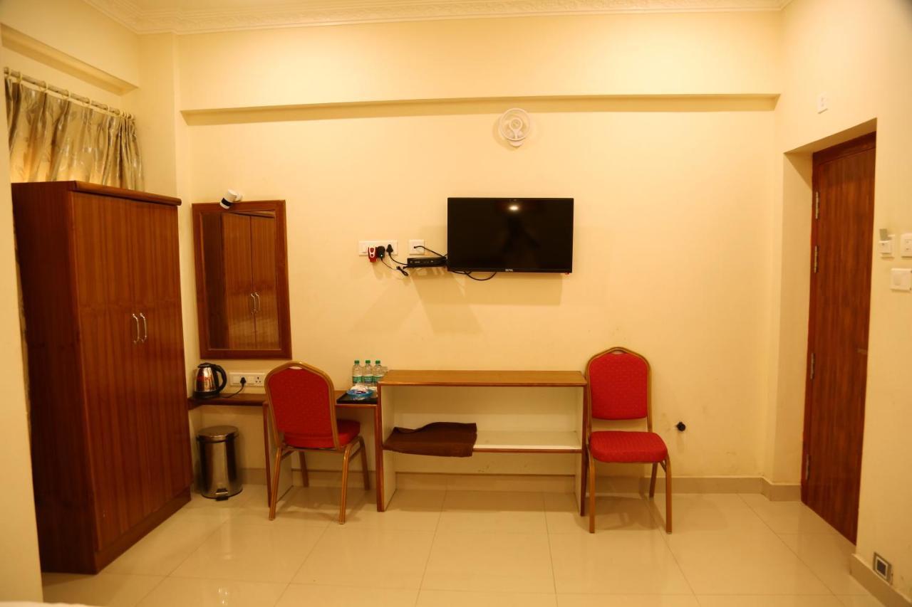 Hotel Nitheesh Residency Kanchipuram Esterno foto