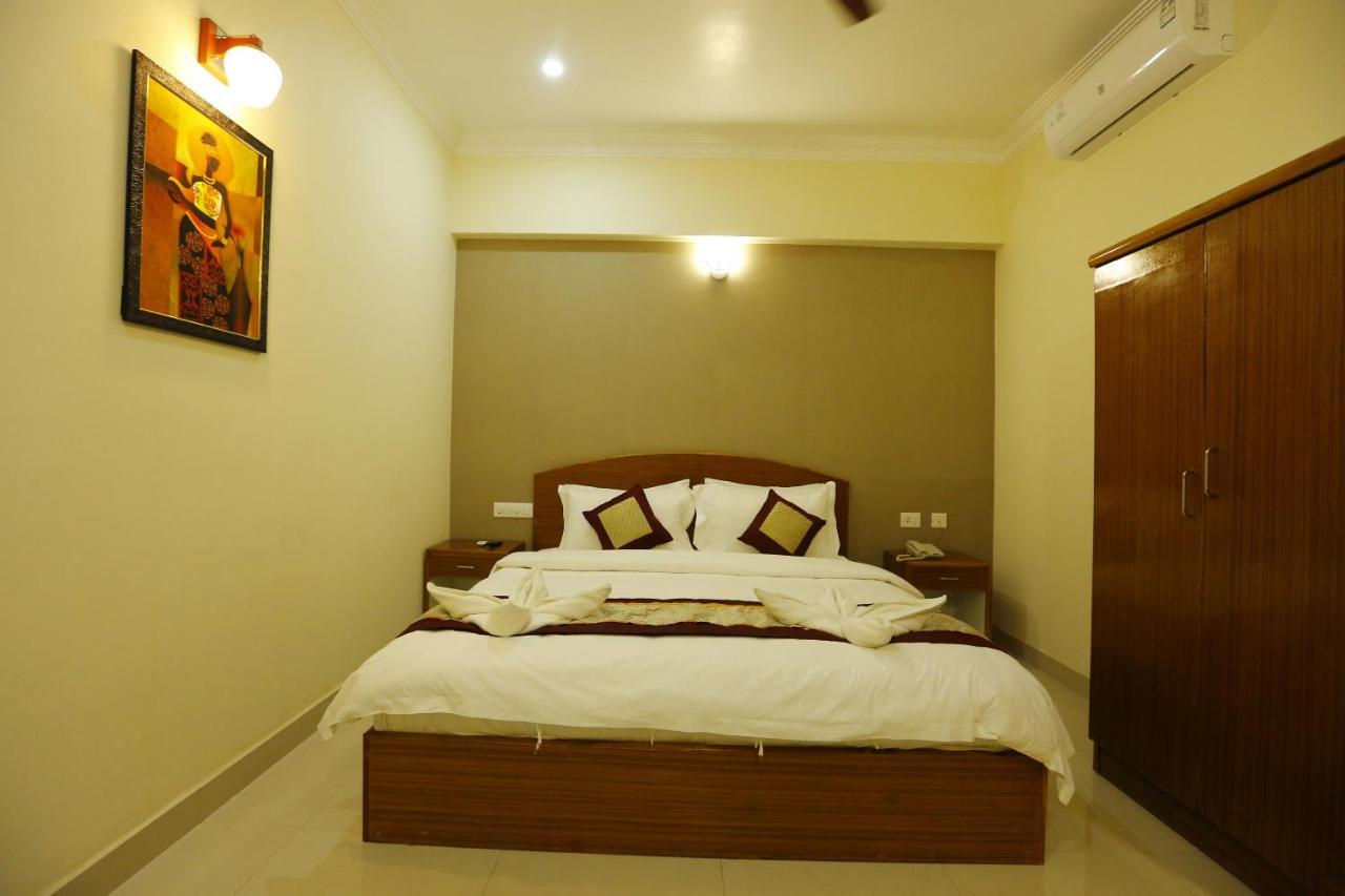 Hotel Nitheesh Residency Kanchipuram Esterno foto