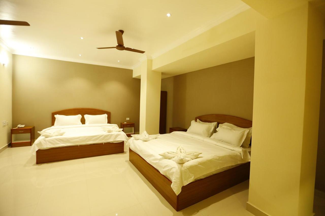 Hotel Nitheesh Residency Kanchipuram Esterno foto