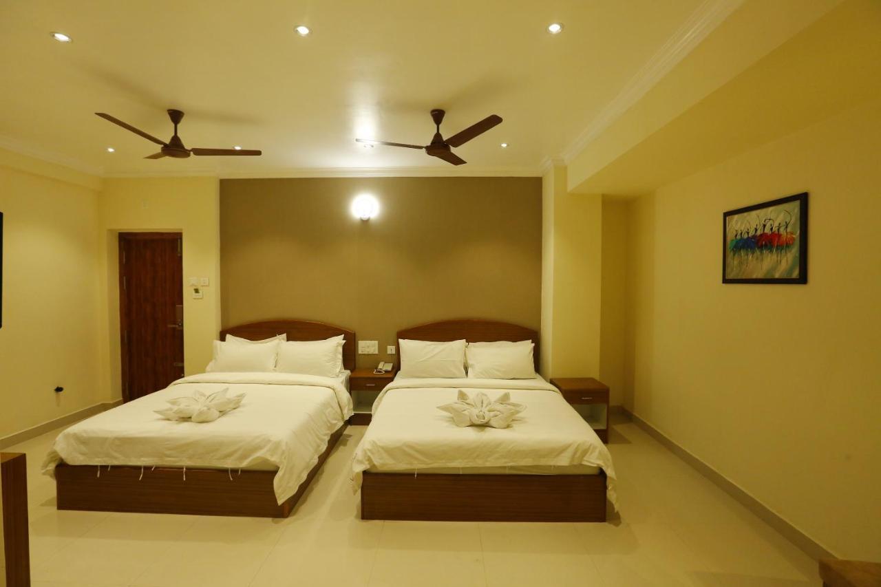 Hotel Nitheesh Residency Kanchipuram Esterno foto