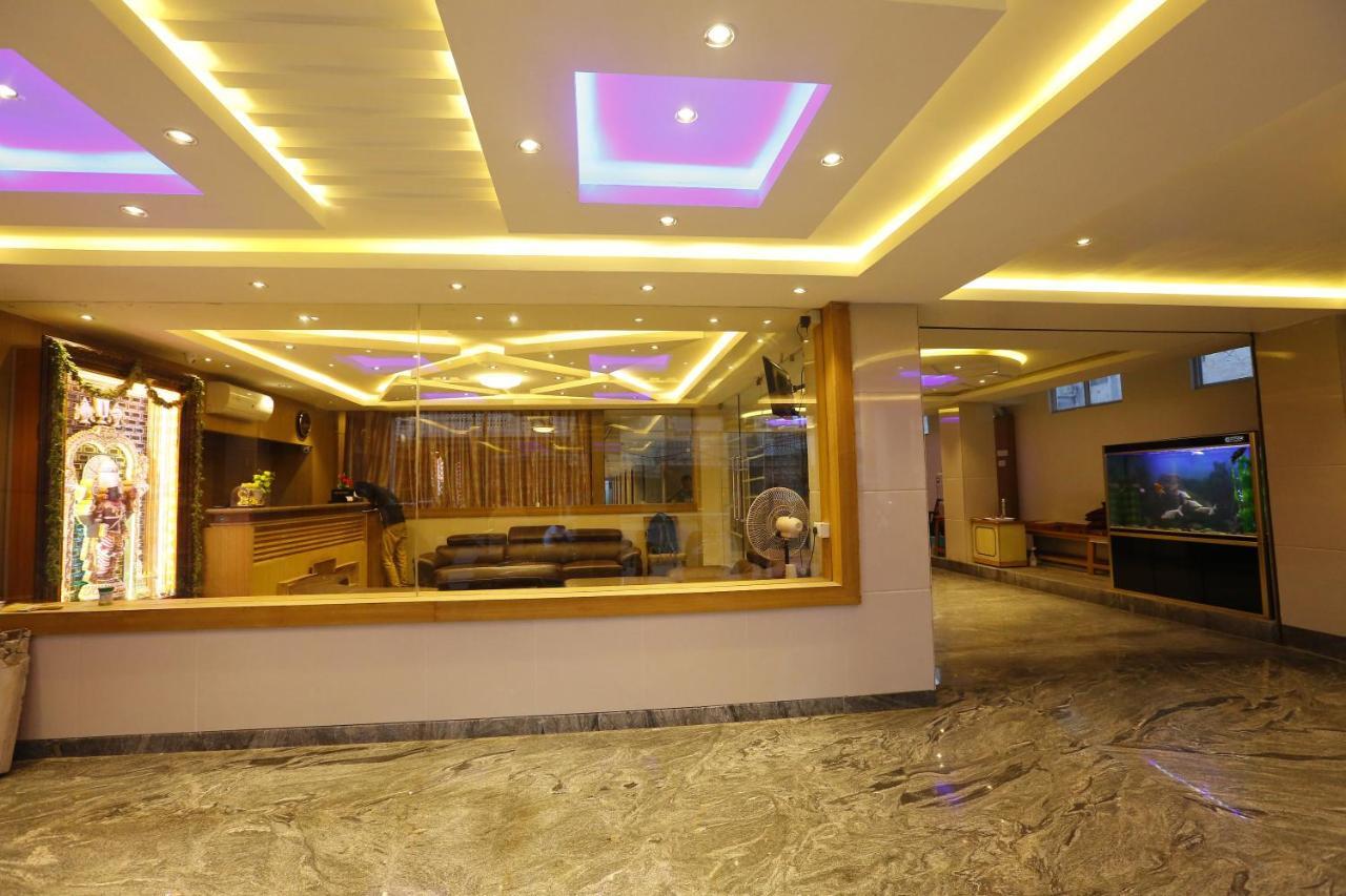 Hotel Nitheesh Residency Kanchipuram Esterno foto